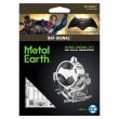 Metal Earth 502762 - Metal Earth: Batman vs Superman Bat Signal