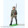 Preiser 56053 - 1:25 Wehrm. Soldat im Marsch