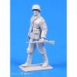 CMK 129-F48303 - German WWII Soldier with Mauser 98 rifle in 1:48