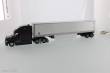Diecast Masters 71047 - Freightliner Cascadia w. 53´ Dry Cargo Van Zugmaschine + Auflieger - Grau + Weißer Auflieger