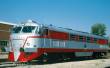 Arnold HN2673D - RENFE, Diesellokomotive 352-007 „Virgen de la Almudena”, rot-silberne Farbgebung, mit Multiprotokoll-Digitaldecoder
