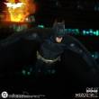 Mezco Toys MEZ77481 - The Dark Knight Actionfigur 1/12 Batman 17 cm